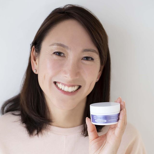 杉山愛シミウス薬用ホワイトニングリフトケアジェル